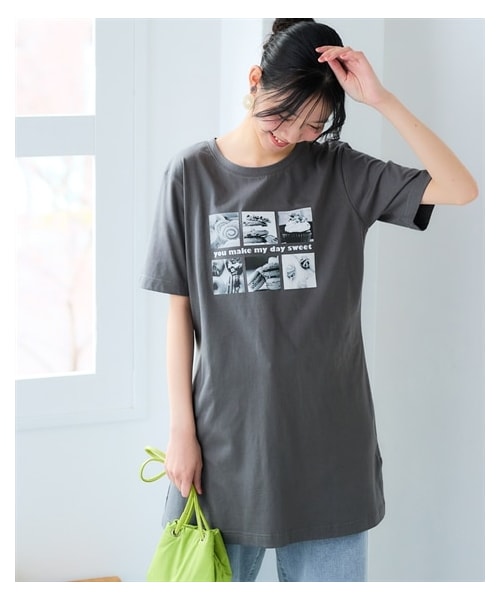 nissen（ニッセン）の「大きいサイズ　肌触りが気持ち良い綿１００％ＡラインプリントチュニックＴシャツ（接触冷感・UVカット）（チュニック・レディース・フォトフラワー:黒/ねこ:セージグリーン/くま:黒/シンプルロゴ:モカベージュ/アメカジ:ネイビー/オーシャン:ネイビー/ドーナツ:オートミール/バンダナ:カーキ/スニーカー:クリーム/フォト風景:チャコールグレー/黒(グラフィック)/オフホワイト(ネコ)/チャコール(モノクロスィーツ)/ネイビー(ハワイ)/グレージュ(ロゴ)(新色)/アイボリー(花瓶)/ミント(鳥)/ピンク(パンダ)/カーキ(サークルロゴ)・L/LL/3L/4L/5L/6L/8L/10L）」の9枚目の写真