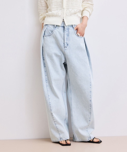 ADAM ET ROPE'(アダムエロペ)の「【WEB限定】・【サステナブル】タックディティールワイドデニムワイドパンツ(デニムパンツ・レディース・ブラック/ブルー/サックス・34/36/38)」の16枚目の写真