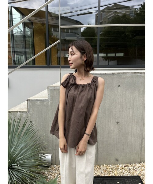 neam（ニーム）の「SHOULDER RIBBON LINEN NO SLEEVE（タンクトップ・レディース・ホワイト/ブラウン・free）」の2枚目の写真