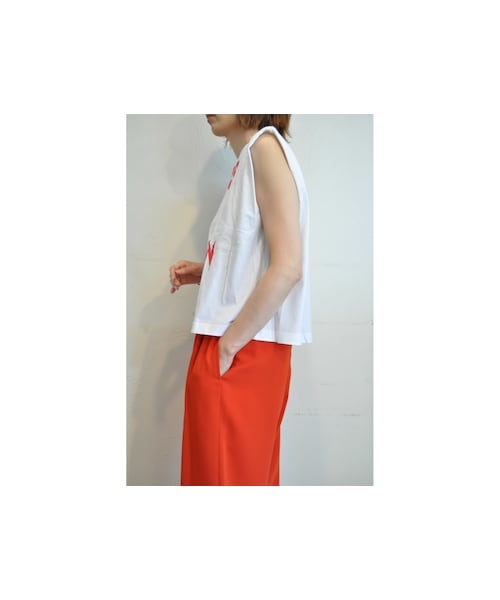 Thomas magpie(トーマスマグパイ)の「パワーショルダースリーブレス(Tシャツ/カットソー・レディース・ホワイト/ベージュ/ブラック・one)」の4枚目の写真