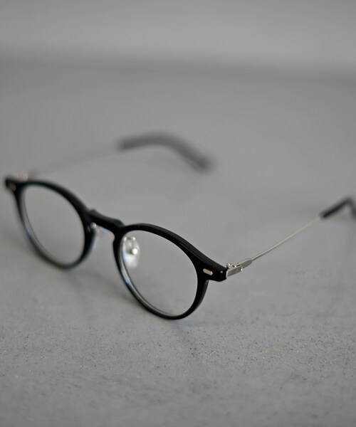 Marient（マリエント）の「Round Frame Glasses（メガネ・レディース・ホワイト/ブラック・FREE）」の2枚目の写真