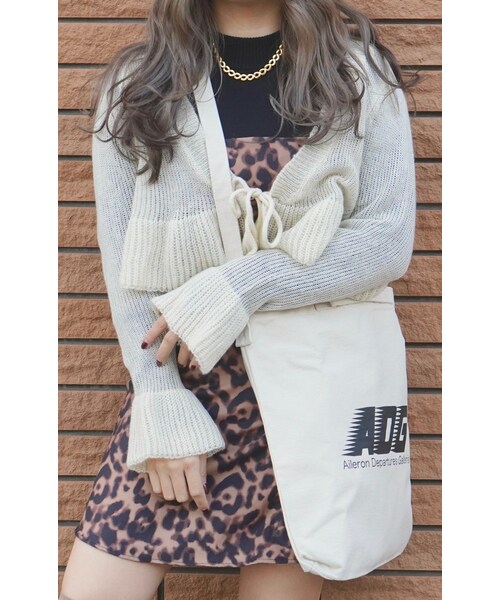 A.D.G(エーディージー)の「Frill Hem Ribbon Knit Cardigan (cream)(カーディガン/ボレロ・レディース・ベージュ・FREE)」の2枚目の写真