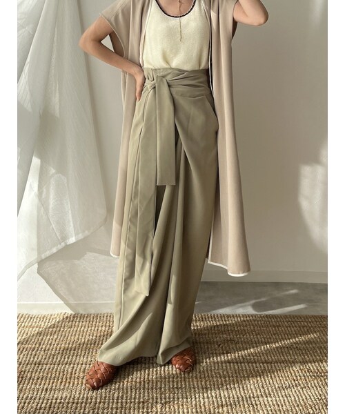 neam（ニーム）の「DESIGN NUANCE COLOR PANTS（その他パンツ・レディース・ホワイト/グリーン・free）」の2枚目の写真