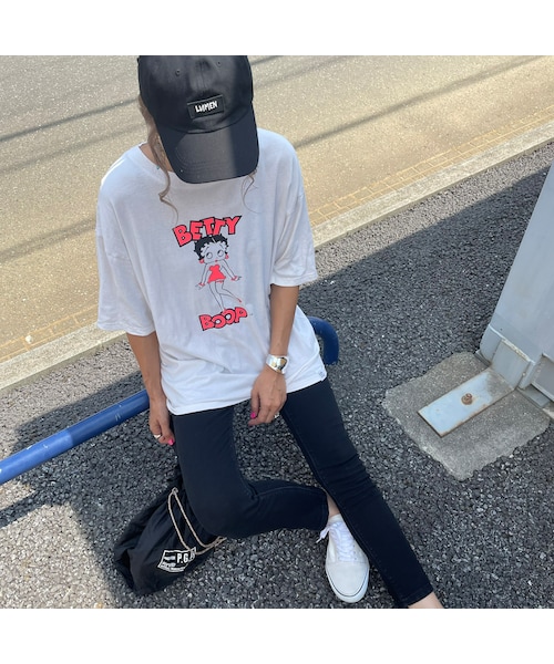 copine(コピン)の「Betty BoopビッグTシャツ(2color)(Tシャツ/カットソー・レディース・アイボリー/ブラック・ワンサイズ)」の1枚目の写真