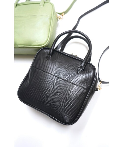 A.D.G（エーディージー）の「2way Square Shoulder Boston Bag (black)（ショルダーバッグ・レディース・ブラック・FREE）」の2枚目の写真