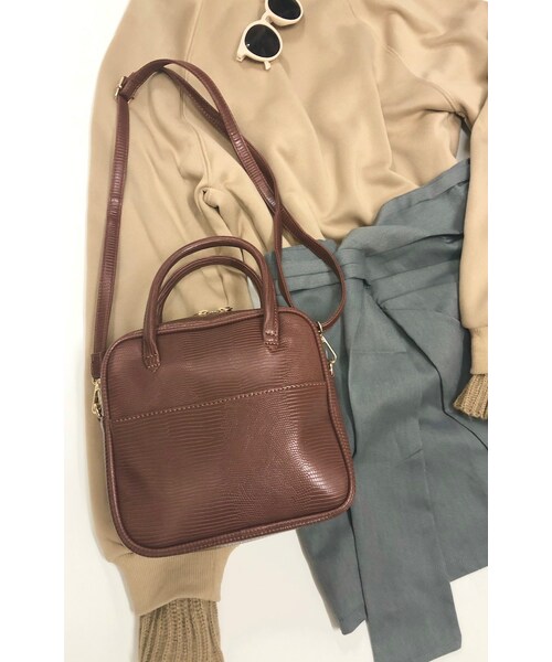 A.D.G（エーディージー）の「2way Square Shoulder Boston Bag(brown)（ショルダーバッグ・レディース・ブラウン・FREE）」の2枚目の写真