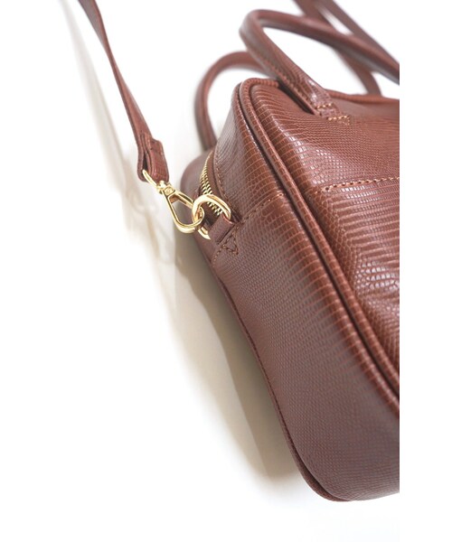 A.D.G（エーディージー）の「2way Square Shoulder Boston Bag(brown)（ショルダーバッグ・レディース・ブラウン・FREE）」の5枚目の写真