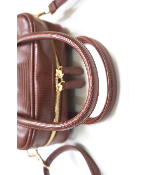A.D.G（エーディージー）の「2way Square Shoulder Boston Bag(brown)（ショルダーバッグ・レディース・ブラウン・FREE）」の6枚目の写真