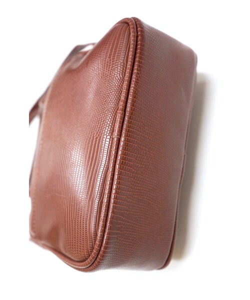 A.D.G（エーディージー）の「2way Square Shoulder Boston Bag(brown)（ショルダーバッグ・レディース・ブラウン・FREE）」の8枚目の写真