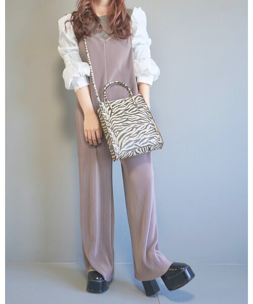 A.D.G(エーディージー)の「Puff Sleeve Blouse Docking Tops (light gray)(その他トップス・レディース・グレー・FREE)」の2枚目の写真