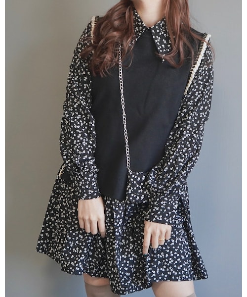 A.D.G（エーディージー）の「(Flower Onepiece + Vest + Mini Bag) 3P SET - Black（ワンピース・レディース・ブラック・FREE）」の2枚目の写真