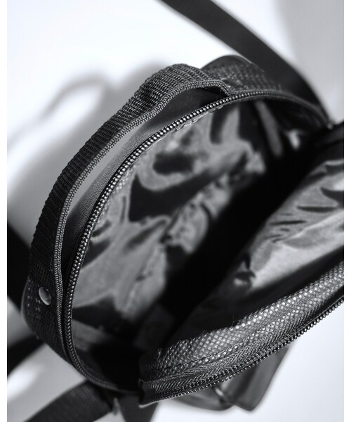 A.D.G(エーディージー)の「"A.D.G" Flap-Pocket Leather Shoulder Bag(ショルダーバッグ・レディース・ブラック・FREE)」の8枚目の写真