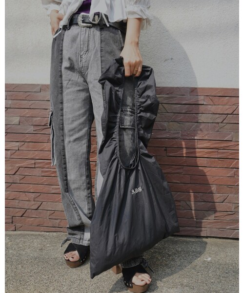 A.D.G（エーディージー）の「"ADG" Frill Gather Tote-Bag（black）（トートバッグ・レディース・BLACK・FREE）」の4枚目の写真