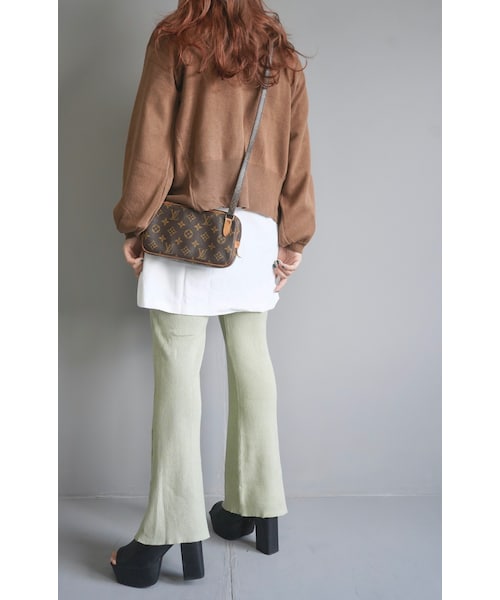 A.D.G(エーディージー)の「Balloon Sleeve V-Neck Knit Cardigan (brown)(カーディガン/ボレロ・レディース・ブラウン・FREE)」の3枚目の写真