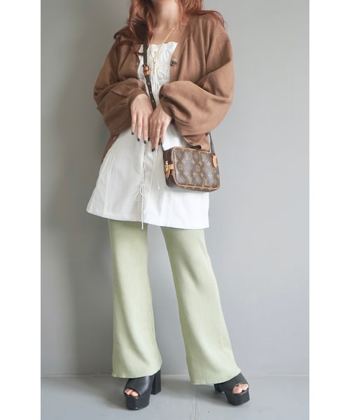 A.D.G(エーディージー)の「Balloon Sleeve V-Neck Knit Cardigan (brown)(カーディガン/ボレロ・レディース・ブラウン・FREE)」の4枚目の写真