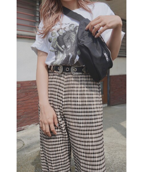 A.D.G（エーディージー）の「Emboss W-Buckle Eyelet Belt (black)（ベルト・レディース・BLACK LEATHER・FREE）」の3枚目の写真