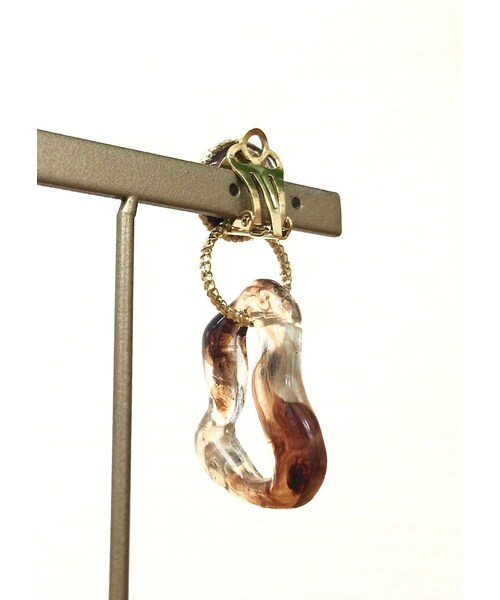 A.D.G(エーディージー)の「【handmade】circle head nuance-hoop(s) earring(brown)(イヤリング・レディース・ブラウン・FREE)」の4枚目の写真
