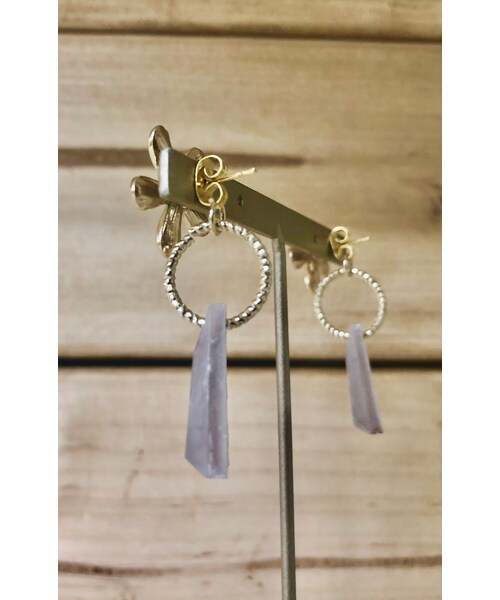A.D.G(エーディージー)の「【handmade】retro flower×marble square pierce(white-greyge)(ピアス(両耳用)・レディース・ホワイト・FREE)」の7枚目の写真