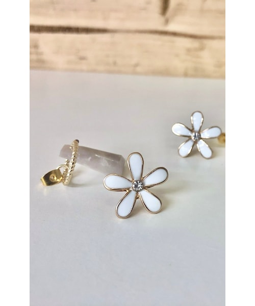 A.D.G(エーディージー)の「【handmade】retro flower×marble square pierce(white-greyge)(ピアス(両耳用)・レディース・ホワイト・FREE)」の9枚目の写真