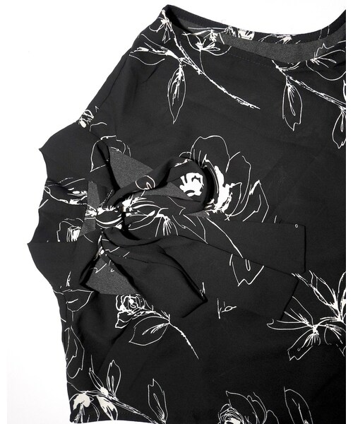 A.D.G(エーディージー)の「Rose Ribbon Tie Sleeveless Tops (black)(タンクトップ・レディース・ブラック・FREE)」の4枚目の写真