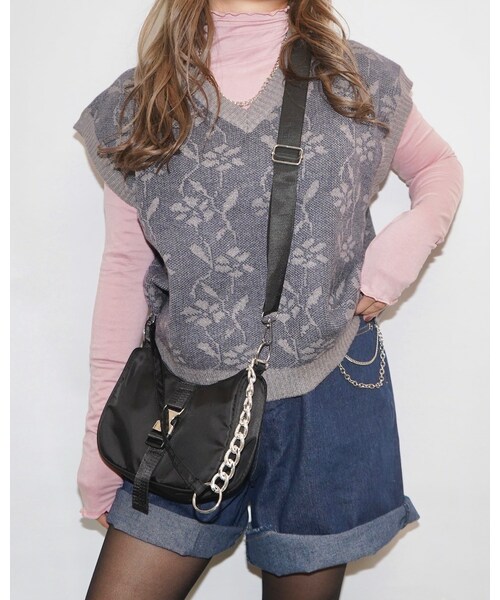 A.D.G(エーディージー)の「Flower V-Neck Knit Vest(ベスト・レディース・グレー・FREE)」の3枚目の写真