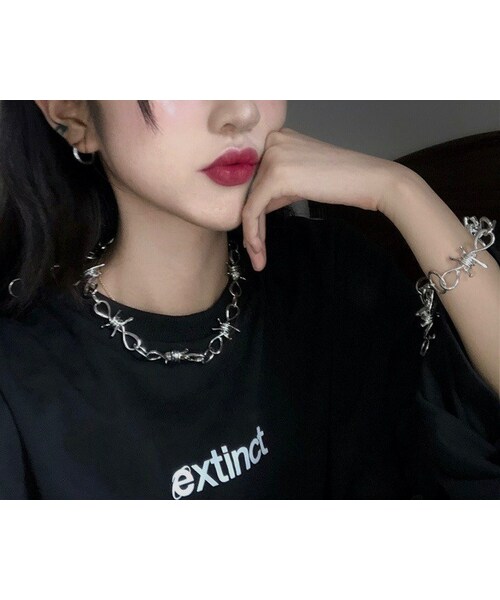 A.D.G(エーディージー)の「Barbed Wire Bracelet (silver)(ブレスレット・レディース・シルバー・FREE)」の4枚目の写真