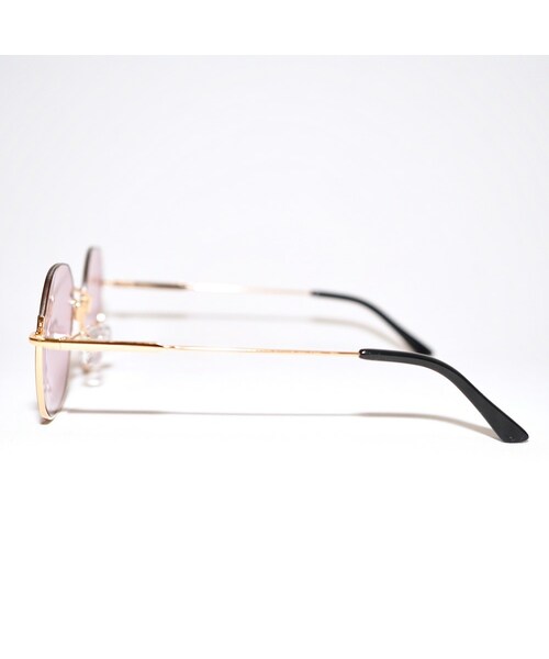 A.D.G(エーディージー)の「Asymme-Frame Tint Sunglass (purple lens-Gold frame)(サングラス・レディース・パープル・FREE)」の6枚目の写真