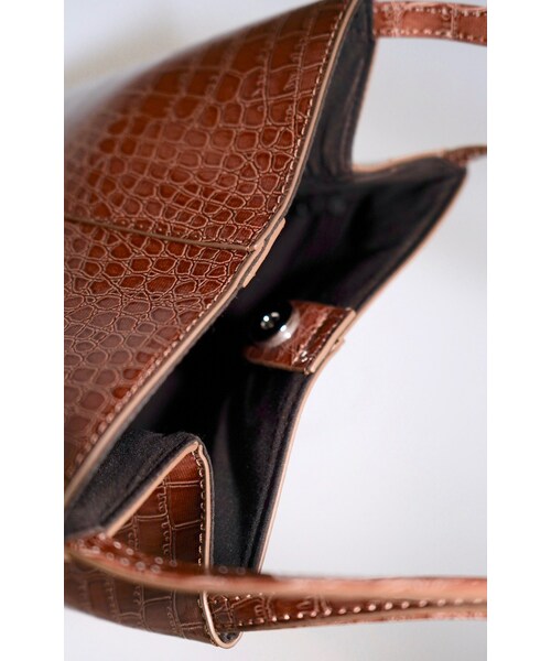 A.D.G（エーディージー）の「Crocodile Leather Touch Tote-Bag (camel brown)（トートバッグ・レディース・ブラウン・FREE）」の9枚目の写真