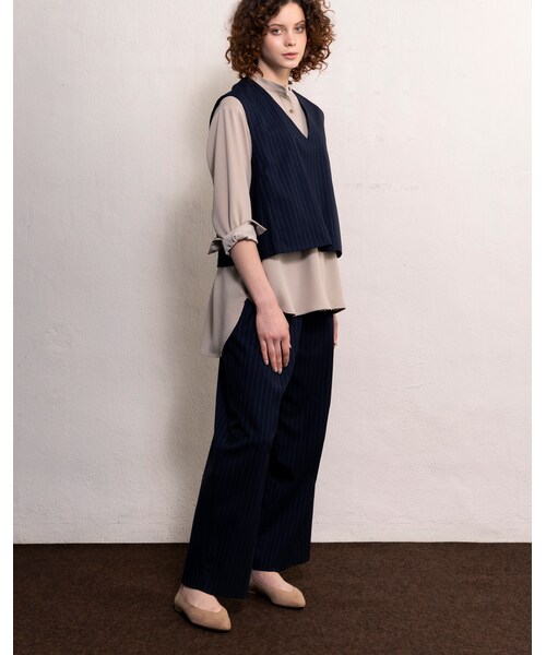 KAMILI（カミリ）の「KAMILi(カミリ) ピンストライプタックワイドパンツ（スラックス・レディース・ブルー・Free）」の2枚目の写真