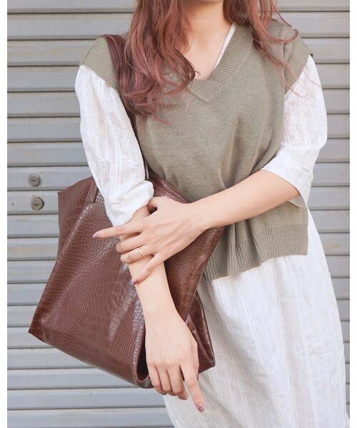 A.D.G（エーディージー）の「Croco-Touch Big Tote Bag (brown)（トートバッグ・レディース・ブラウン・FREE）」の3枚目の写真