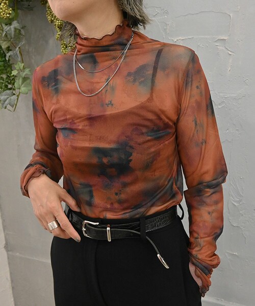 Sheson（シーズン）の「アート柄シアータートルネック（ニット/セーター・レディース・イエロー/ブラウン/グリーン・F）」の2枚目の写真