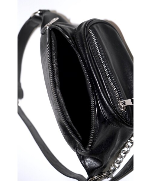 A.D.G（エーディージー）の「Silver Chain Leather Touch Waist Bag (black)（ボディバッグ