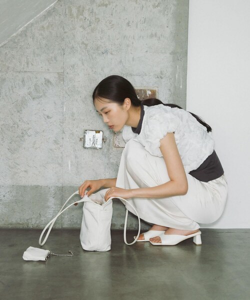 RODE SKO（ロデスコ）の「hun RODESKO　Dual pouch tote（トートバッグ・レディース・SHIRO/BLACK・-）」の5枚目の写真
