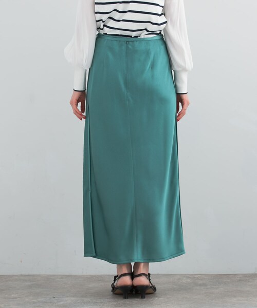 URBAN RESEARCH ROSSO（アーバンリサーチロッソ）の「リップルサテンスカート（スカート・レディース・ivory/emerald・36/38）」の19枚目の写真
