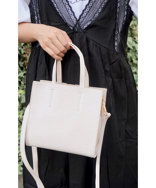 A.D.G（エーディージー）の「Crocodile Touch Square Shoulder Bag  (white)（ショルダーバッグ・レディース・ホワイト・FREE）」の3枚目の写真