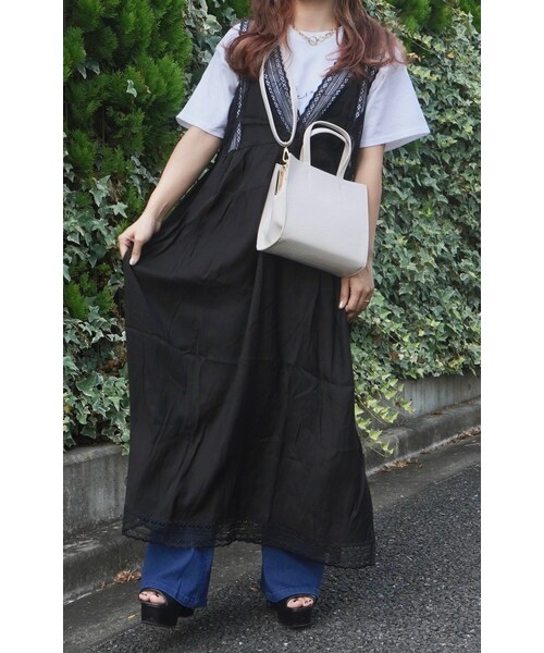A.D.G（エーディージー）の「Crocodile Touch Square Shoulder Bag  (white)（ショルダーバッグ・レディース・ホワイト・FREE）」の4枚目の写真