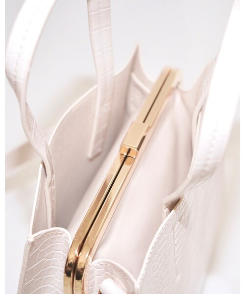 A.D.G（エーディージー）の「Crocodile Touch Square Shoulder Bag  (white)（ショルダーバッグ・レディース・ホワイト・FREE）」の11枚目の写真