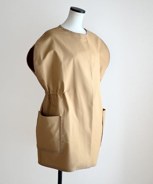 Marient(マリエント)の「2wayパイピングハーフジレ(ベスト・レディース・ベージュ/ブラック・FREE)」の1枚目の写真