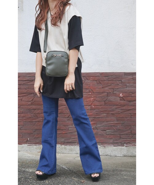A.D.G（エーディージー）の「Bit Leather Shoulder Bag (green)（ショルダーバッグ・レディース・グリーン・FREE）」の2枚目の写真
