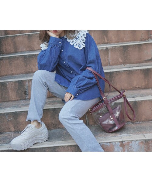 A.D.G(エーディージー)の「Big Lace Collar Denim Blouse(シャツ/ブラウス・レディース・ブルー・FREE)」の2枚目の写真