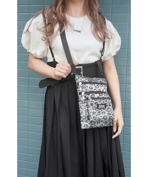 A.D.G(エーディージー)の「Basic Puffsleeve S/S Knit Tops (white)(ニット/セーター・レディース・ホワイト・FREE)」の1枚目の写真