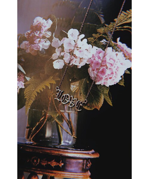 A.D.G（エーディージー）の「"LOVE" Old English Necklace (silver)（ネックレス・レディース・シルバー・FREE）」の2枚目の写真