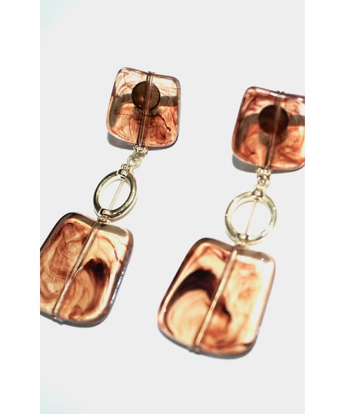 A.D.G(エーディージー)の「Twin Tortoiseshell Drop Pierced Earrings(ピアス(両耳用)・レディース・ブラウン・FREE)」の2枚目の写真