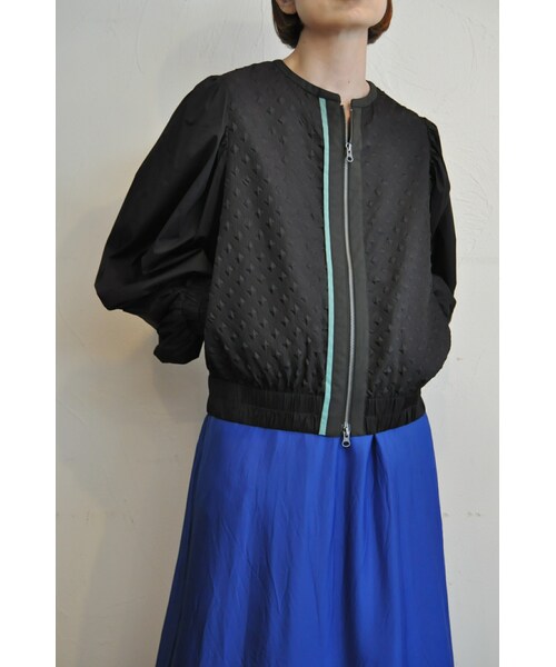 Thomas magpie（トーマスマグパイ）の「パフスリーブブルゾン