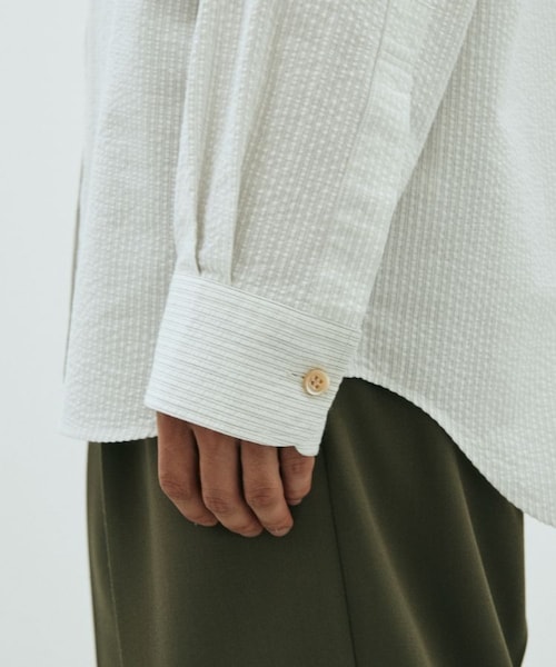 LIDNM（リドム）の「SEERSUCKER STRIPE SHIRT（シャツ/ブラウス・メンズ・ホワイト・S/M/L）」の9枚目の写真