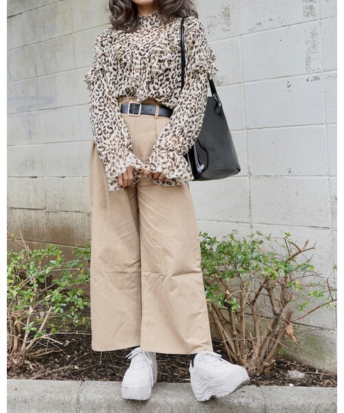 A.D.G(エーディージー)の「Tuck Wide Slacks *with Belt (beige)(スラックス・レディース・ベージュ・FREE)」の1枚目の写真