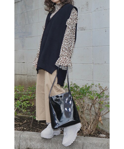 A.D.G(エーディージー)の「Tuck Wide Slacks *with Belt (beige)(スラックス・レディース・ベージュ・FREE)」の4枚目の写真