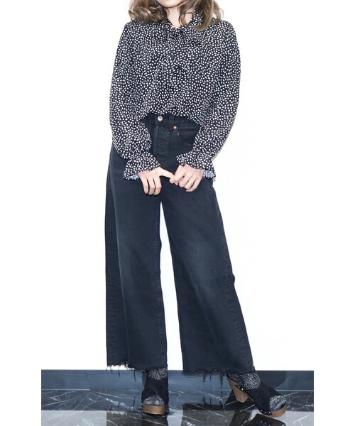 A.D.G（エーディージー）の「"Levi's" WIDE STRAIGHT CRASH BLACK DENIM PANTS（デニムパンツ・レディース・ブラック・FREE）」の2枚目の写真