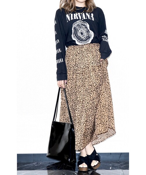 A.D.G（エーディージー）の「LEOPARD TIERED FLARE LONG SKIRT (brown)（スカート・レディース・ブラウン・FREE）」の2枚目の写真