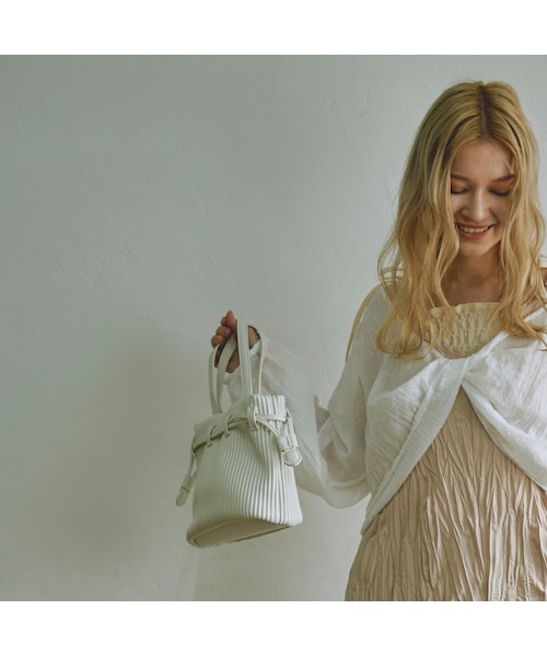 t a r o s u(タロス)の「2way leather bag(ハンドバッグ・レディース・ホワイト/ブラック・FREE)」の1枚目の写真